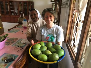 Francesca Chinappi e suor Lilian a Boko, Tanzania